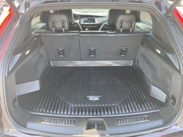 Used 2021 Cadillac XT4 Premium Luxury image 7