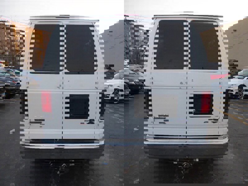 Used 2009 Ford E-350 and Econoline 350 XL image 6