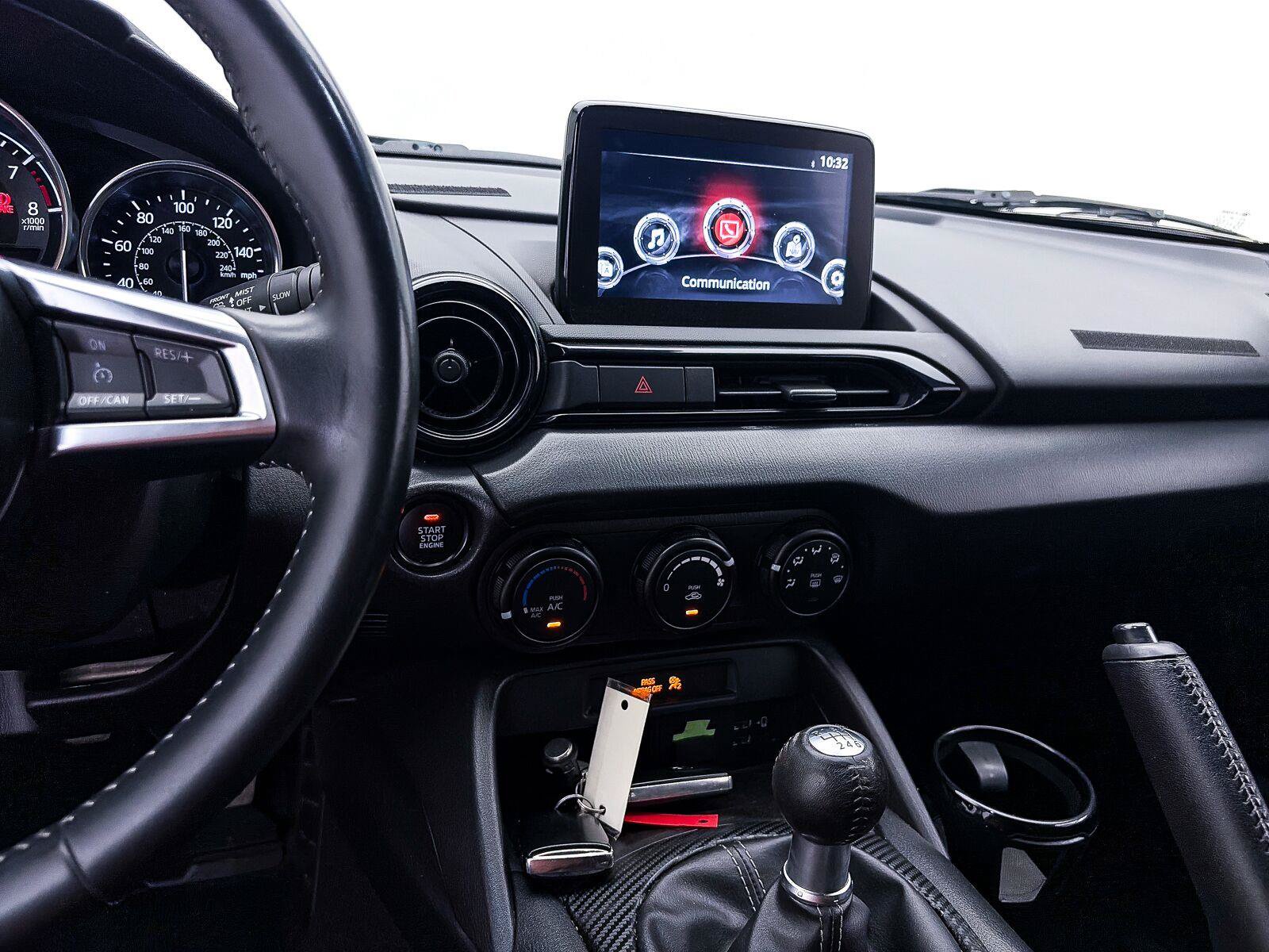 Used 2021 MAZDA MX-5 Miata Sport RWD image 8