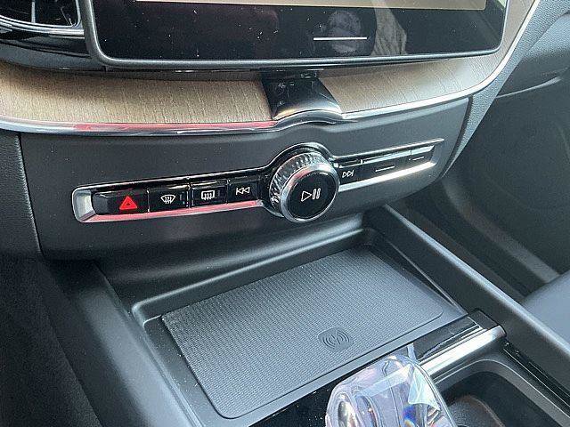 New 2026 Volvo XC60 B5 Plus w/ Climate Package AWD/4WD image 19