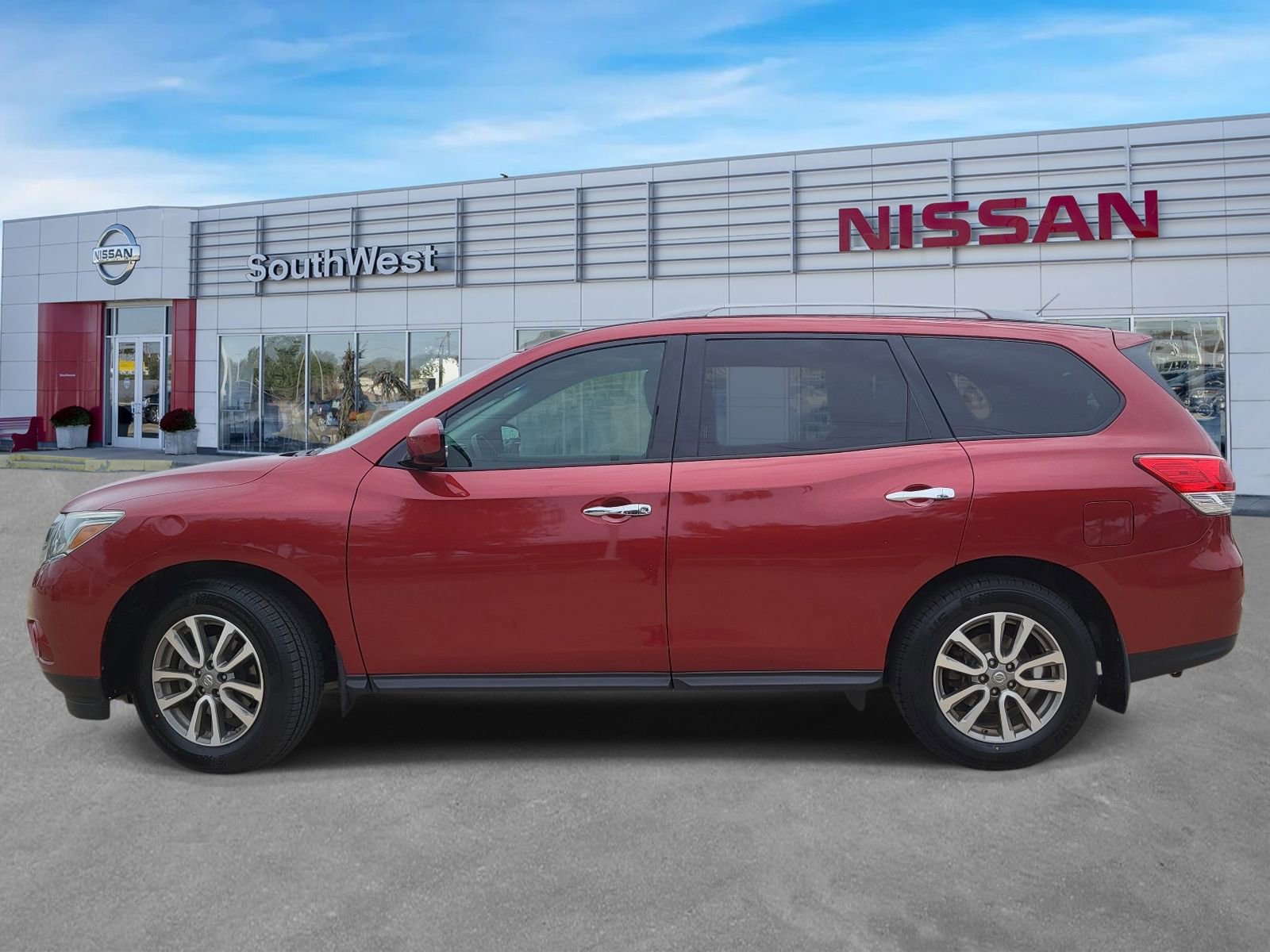 Used 2016 Nissan Pathfinder S FWD image 6
