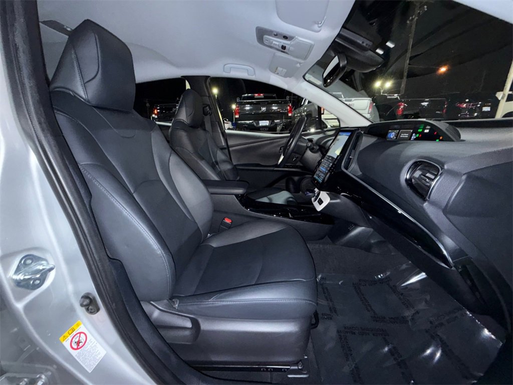 Used 2018 Toyota Prius Prime Advanced image 22