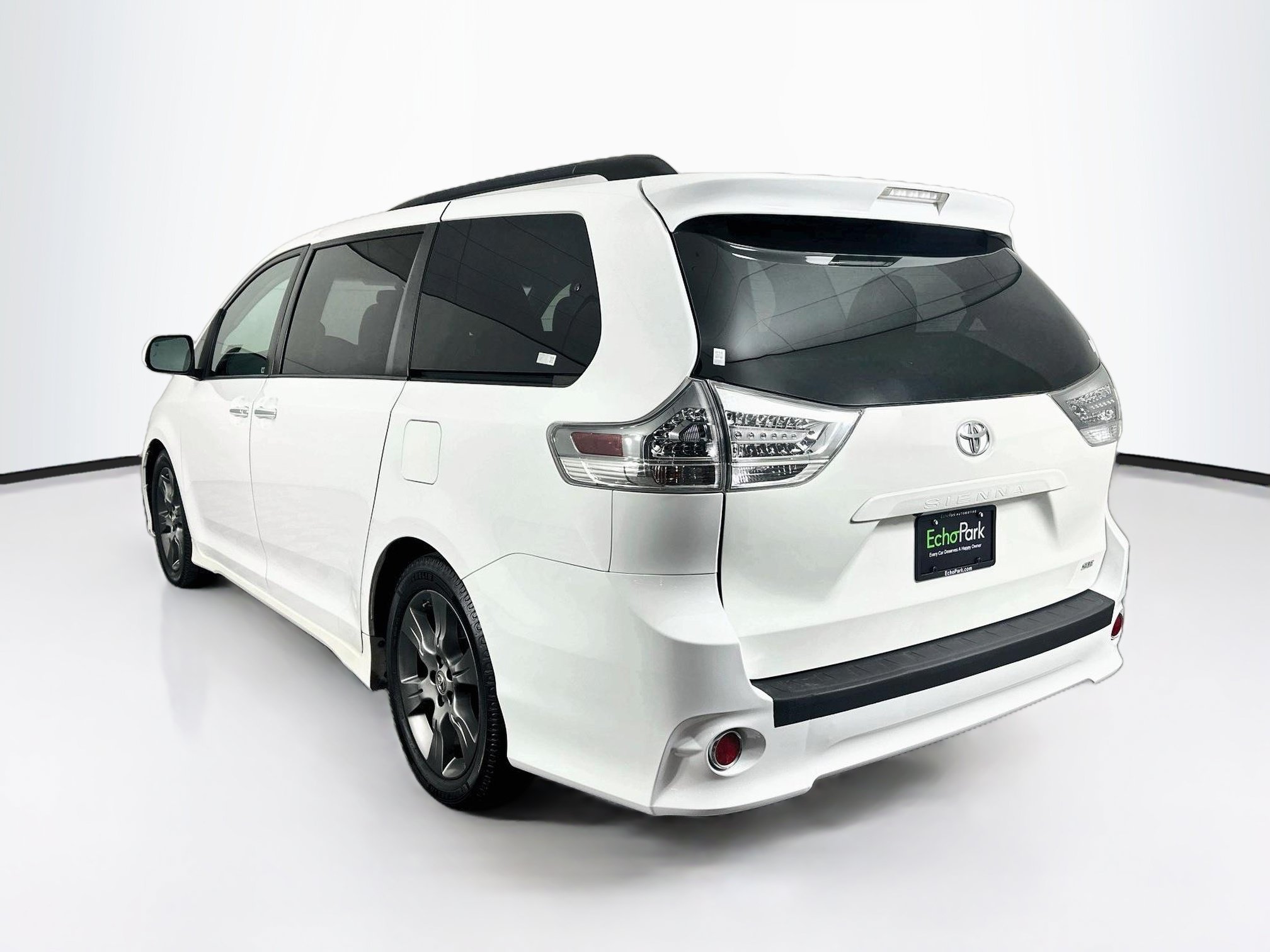 Used 2015 Toyota Sienna SE w/ SE Preferred Package FWD image 5