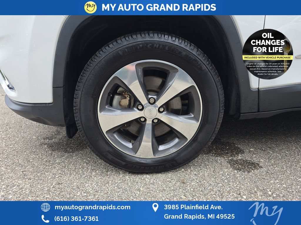 Used 2019 Jeep Cherokee Limited AWD/4WD image 39