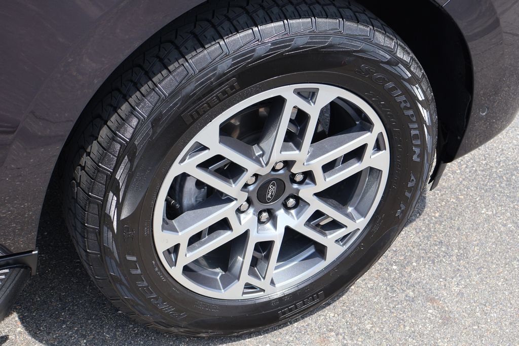 Used 2025 Ford Expedition Max Active AWD/4WD image 28