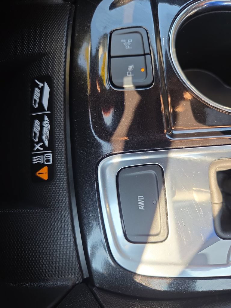 Certified 2023 Chevrolet Equinox Premier AWD/4WD image 22