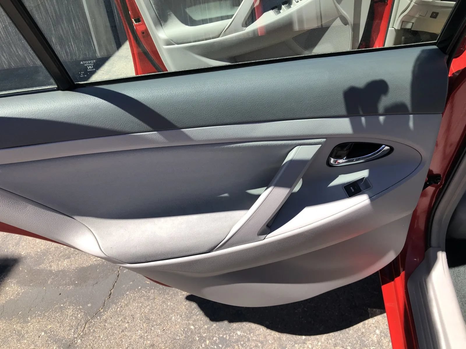 Used 2011 Toyota Camry LE FWD image 29