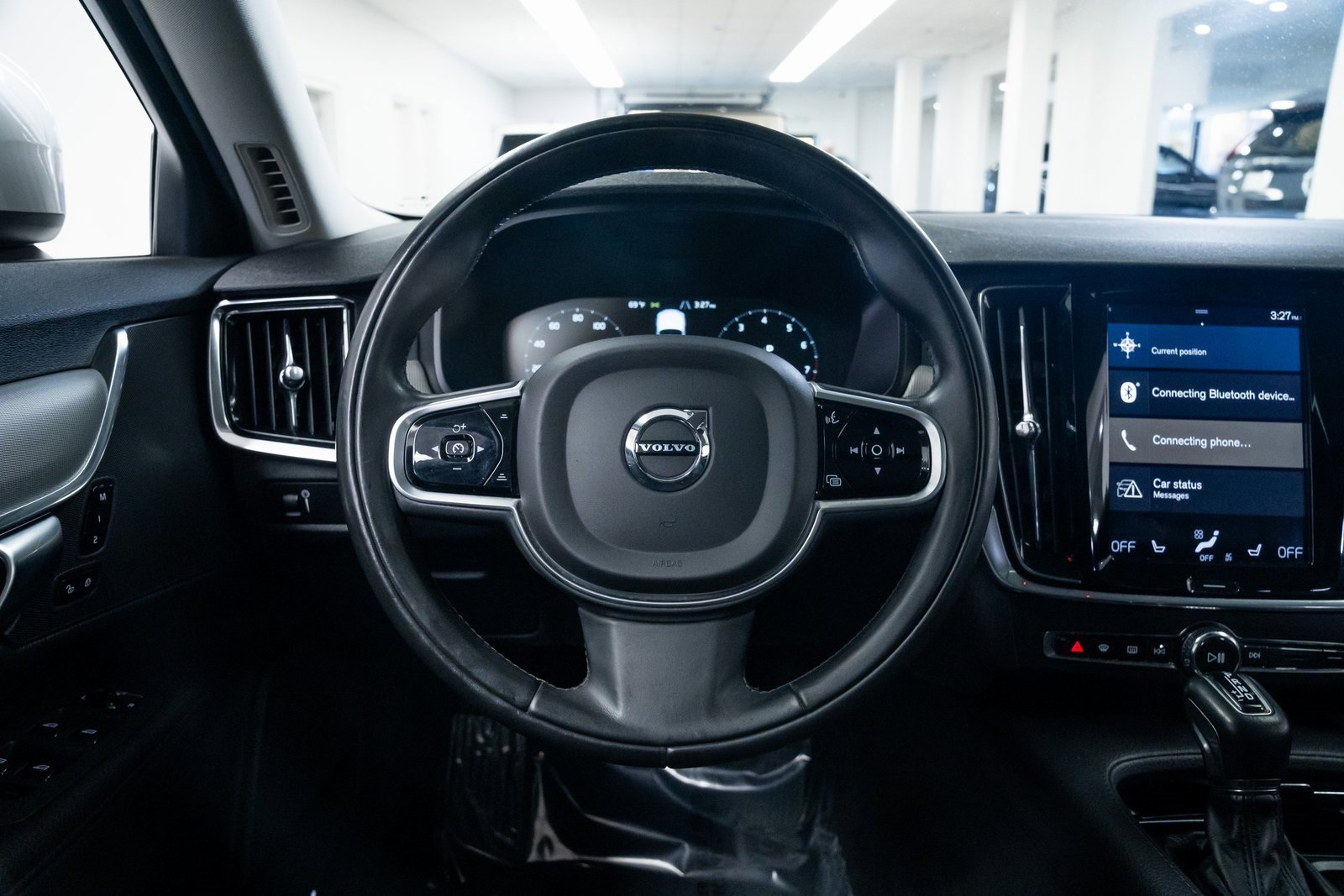 Used 2017 Volvo V90 T6 Cross Country image 12