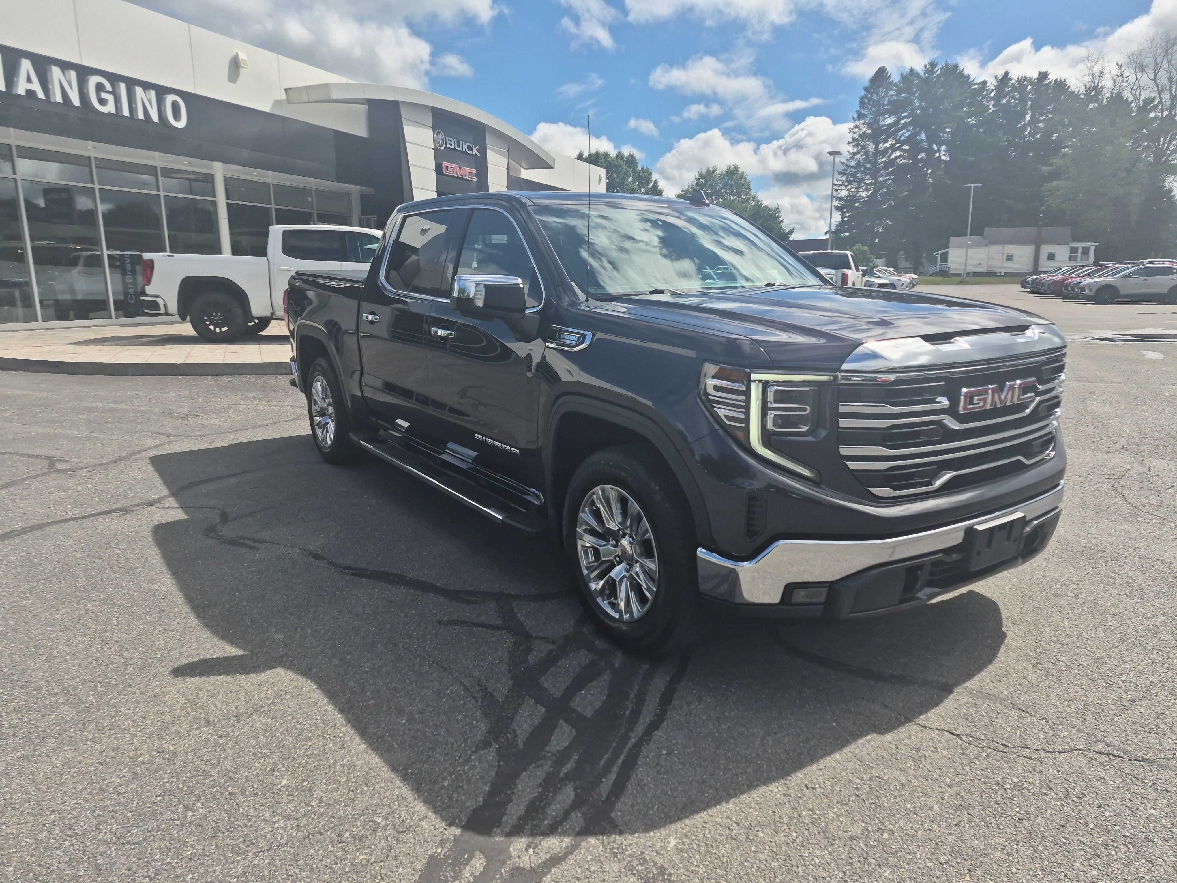 Certified 2022 GMC Sierra 1500 SLT w/ SLT Convenience Package AWD/4WD image 8