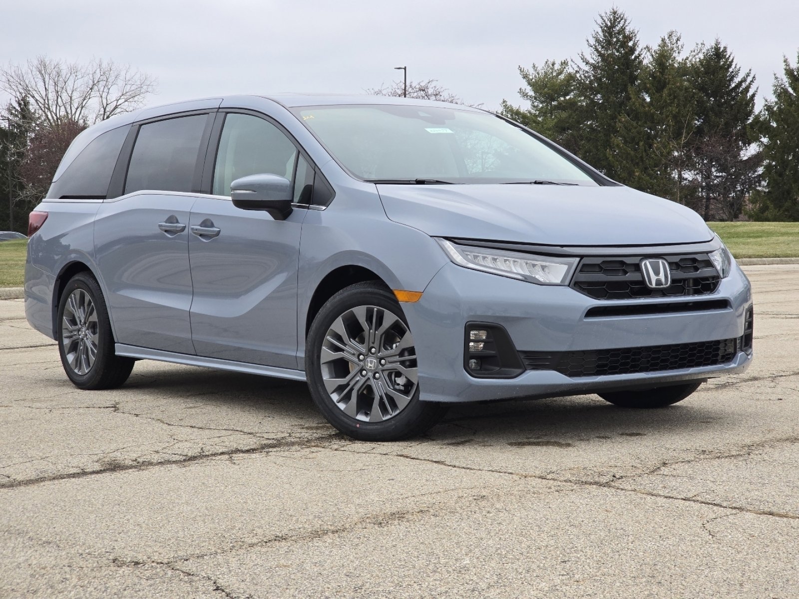 New 2026 Honda Odyssey Touring image 2