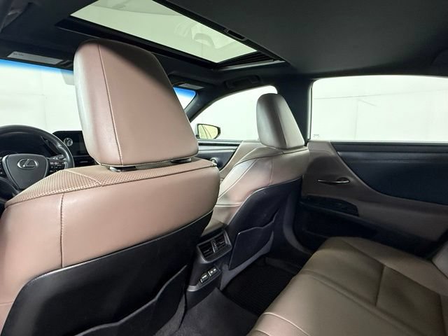 Certified 2022 Lexus ES 300h w/ Premium Package FWD image 27