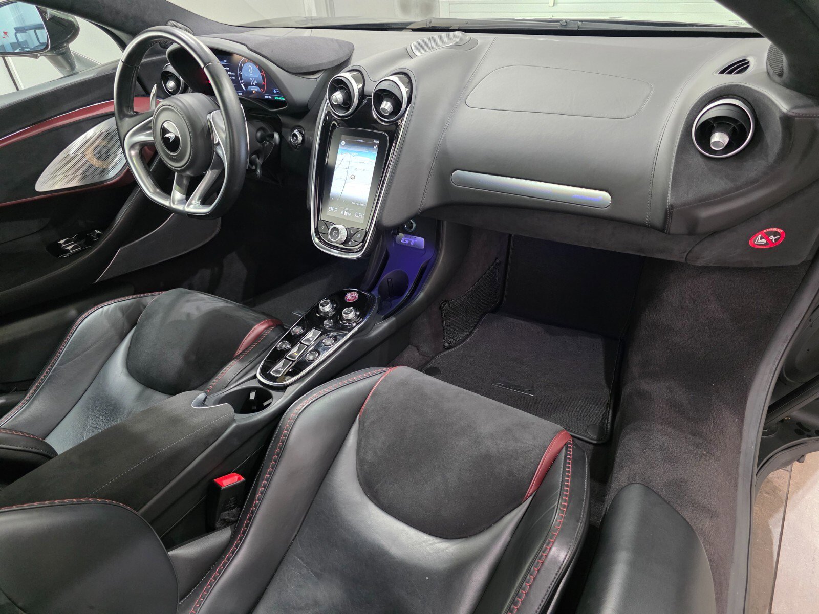 Used 2022 McLaren GT image 18