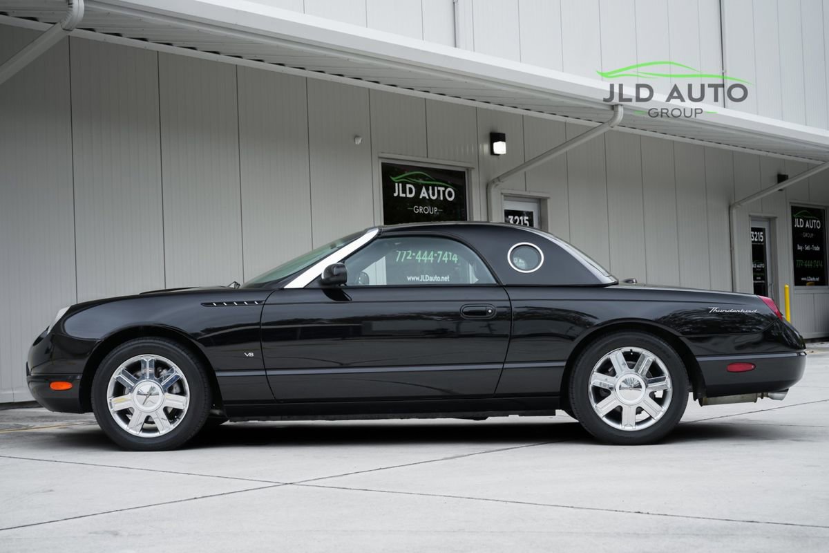 Used 2004 Ford Thunderbird Premium image 9