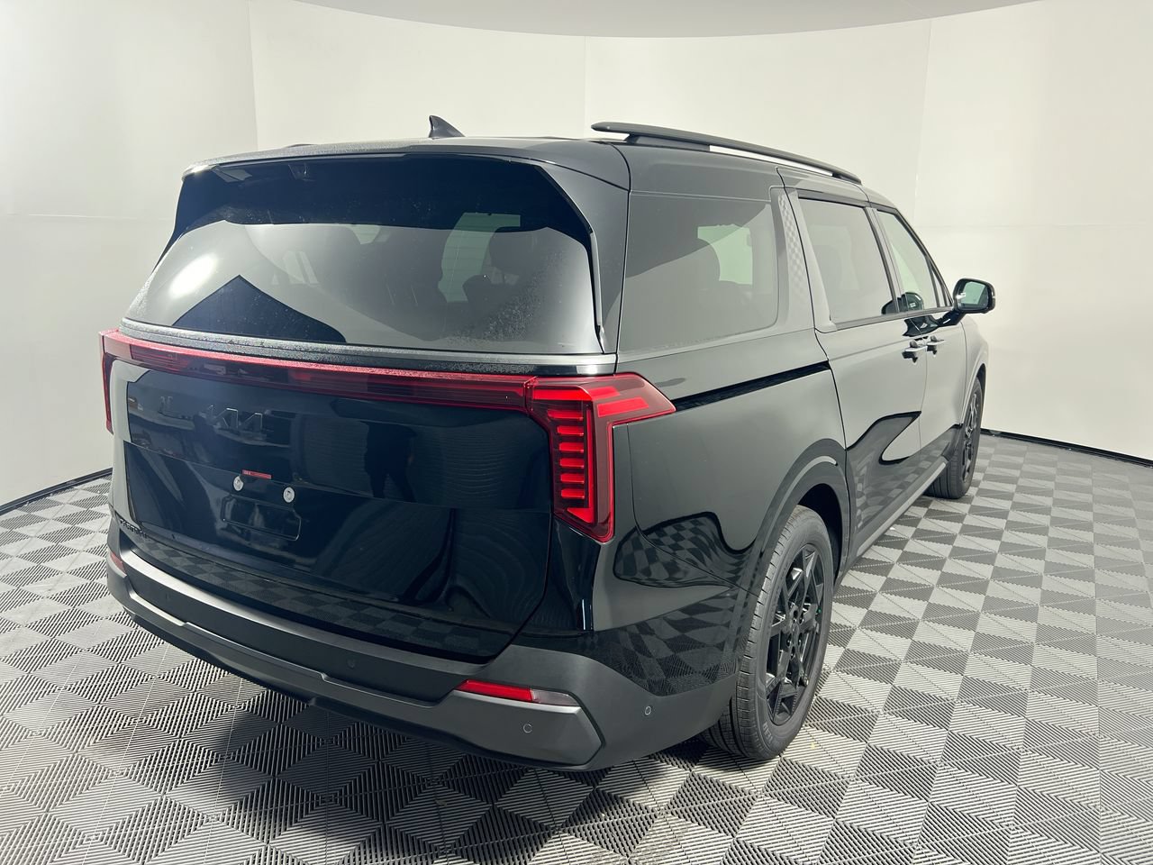 Certified 2026 Kia Carnival SX Prestige FWD image 3