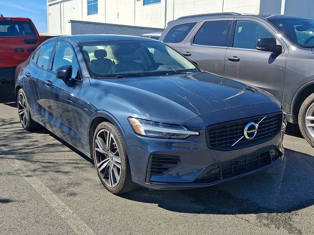 Used 2022 Volvo S60 T8 R-Design Expression w/ Premium Package image 5