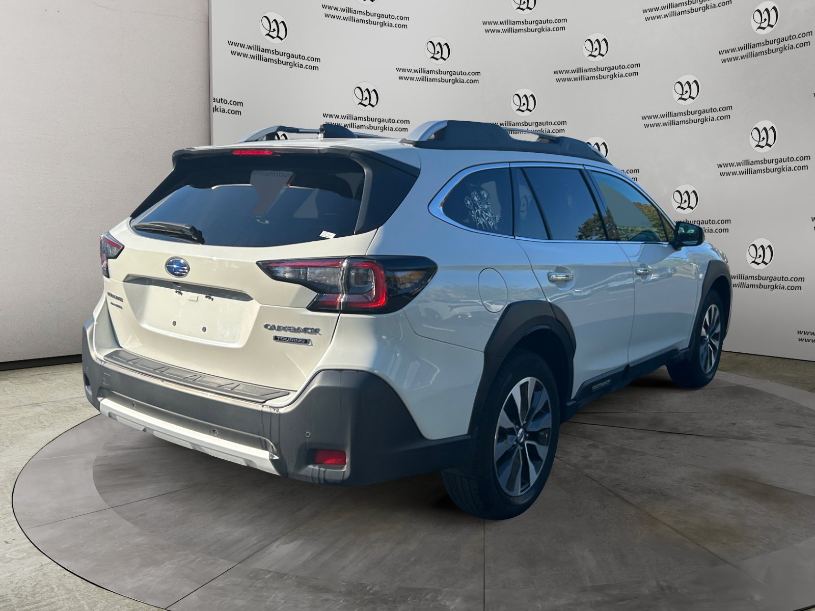 Used 2025 Subaru Outback Touring w/ Popular Package #2 AWD/4WD image 5