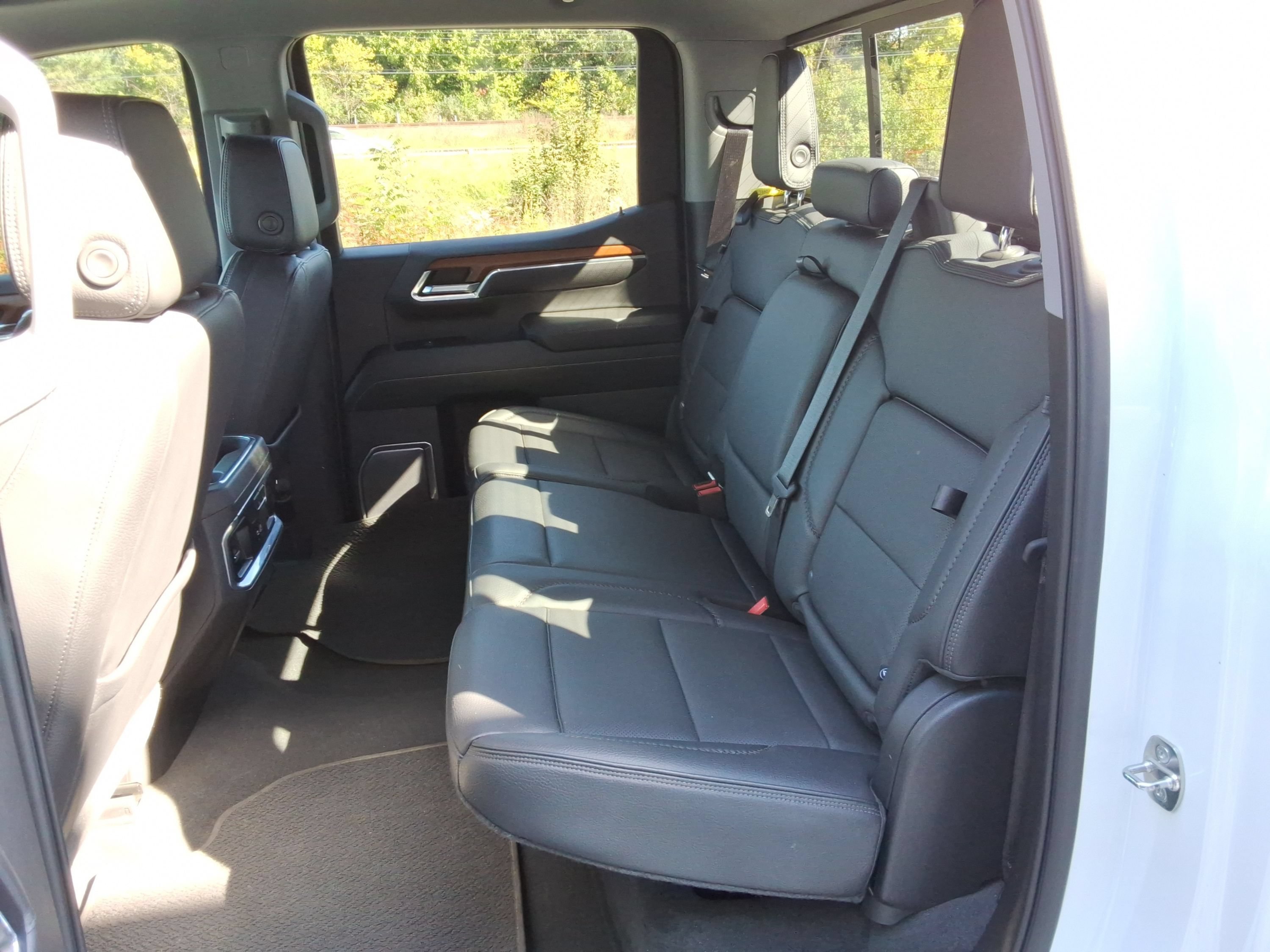 Used 2023 GMC Sierra 1500 Denali w/ Technology Package AWD/4WD image 28