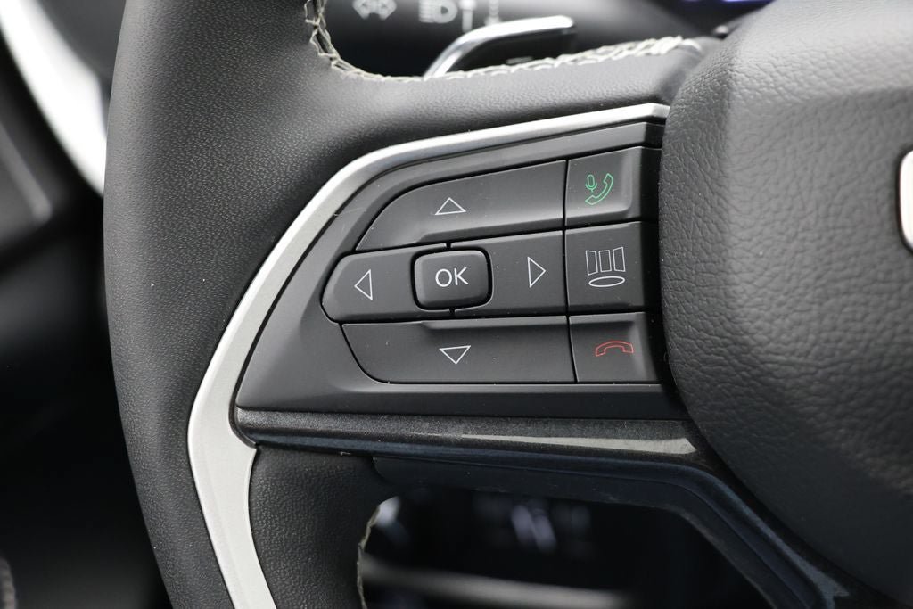 Used 2023 Jeep Grand Cherokee Altitude AWD/4WD image 19