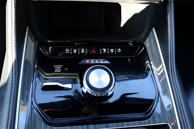 Used 2022 Jeep Wagoneer Series II w/ Flexible Seating Group image 26