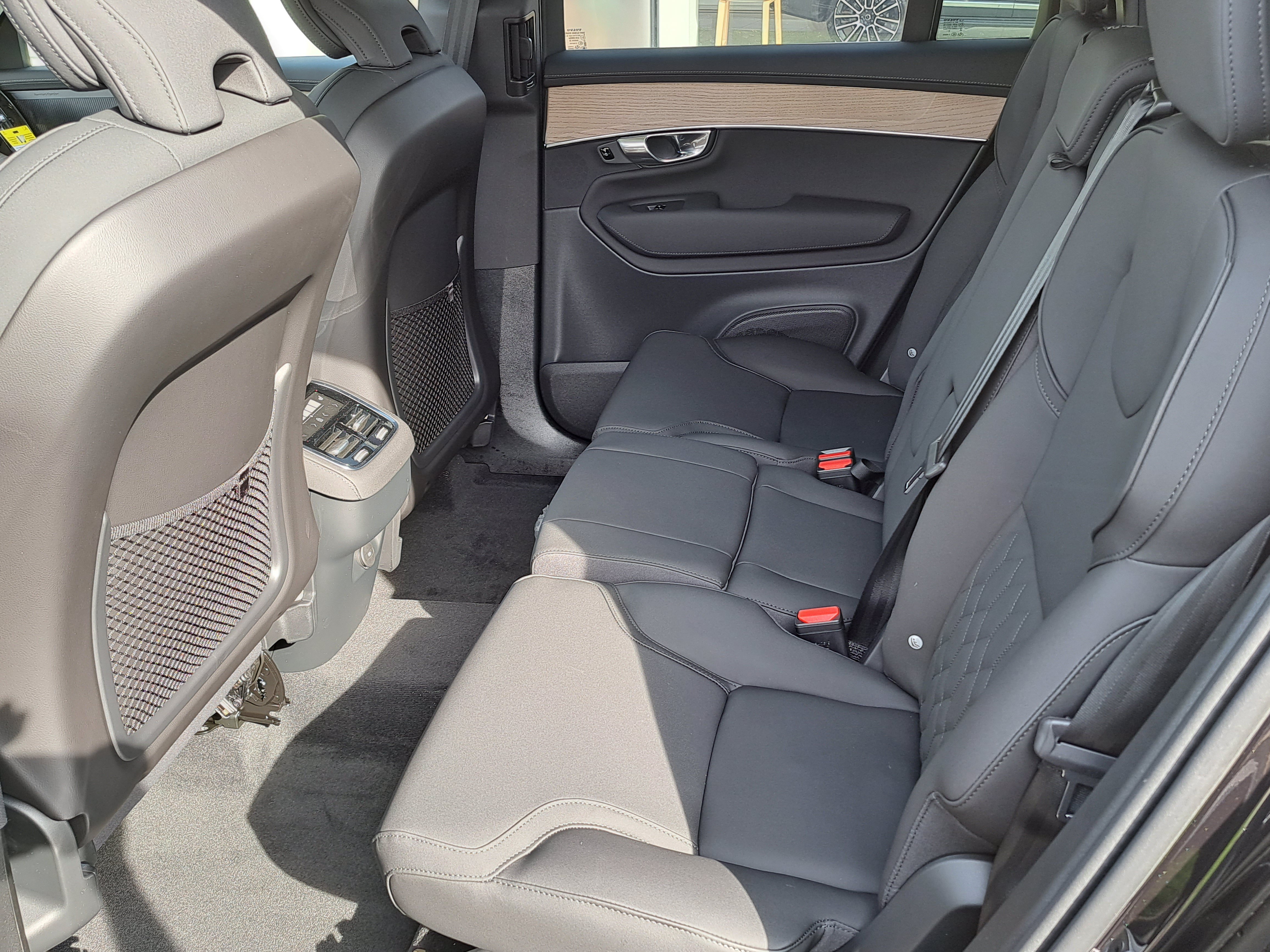 New 2026 Volvo XC90 B6 Plus w/ Protection Package Premier AWD/4WD image 7