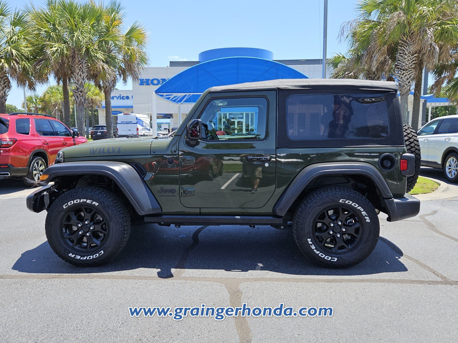 Used 2021 Jeep Wrangler Sport AWD/4WD image 2