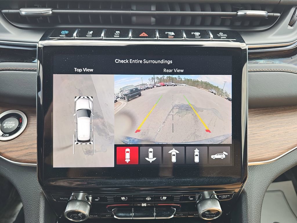 Used 2023 Jeep Grand Cherokee Summit w/ Luxury Tech Group V image 27