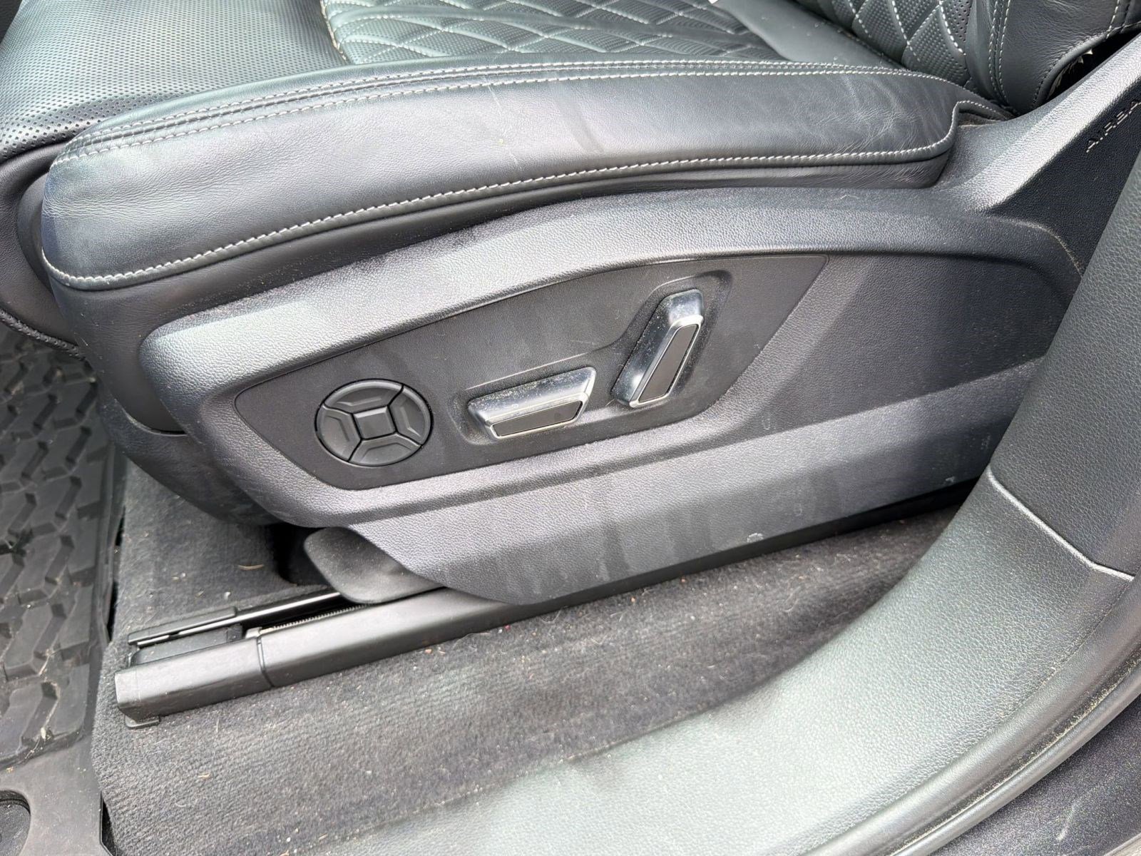 Used 2023 Audi SQ7 Prestige AWD/4WD image 14