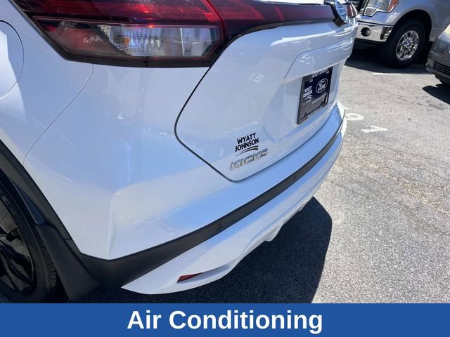 Used 2021 Nissan Kicks S FWD image 12