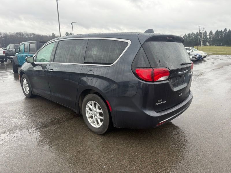 Used 2020 Chrysler Pacifica Touring w/ Cold Weather Group image 8