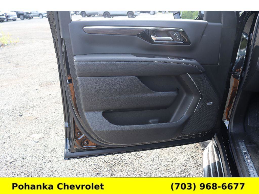 Certified 2025 Chevrolet Suburban Premier image 20
