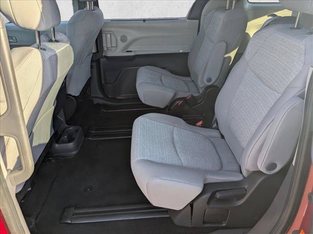 Used 2022 Toyota Sienna LE FWD image 16