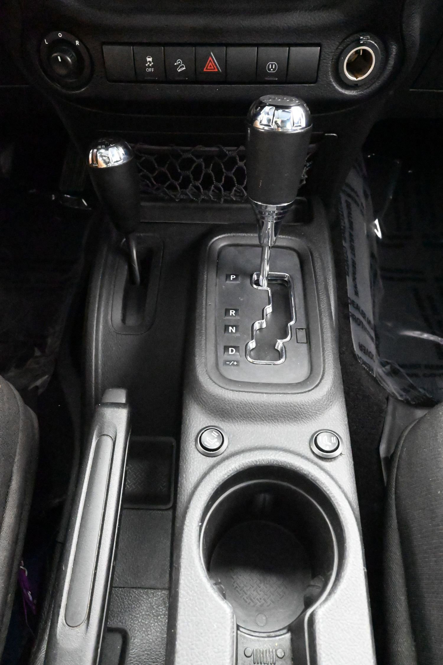 Used 2015 Jeep Wrangler Unlimited Sahara image 15