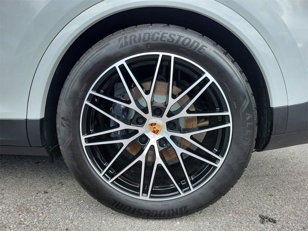 Certified 2025 Porsche Cayenne E-Hybrid image 14