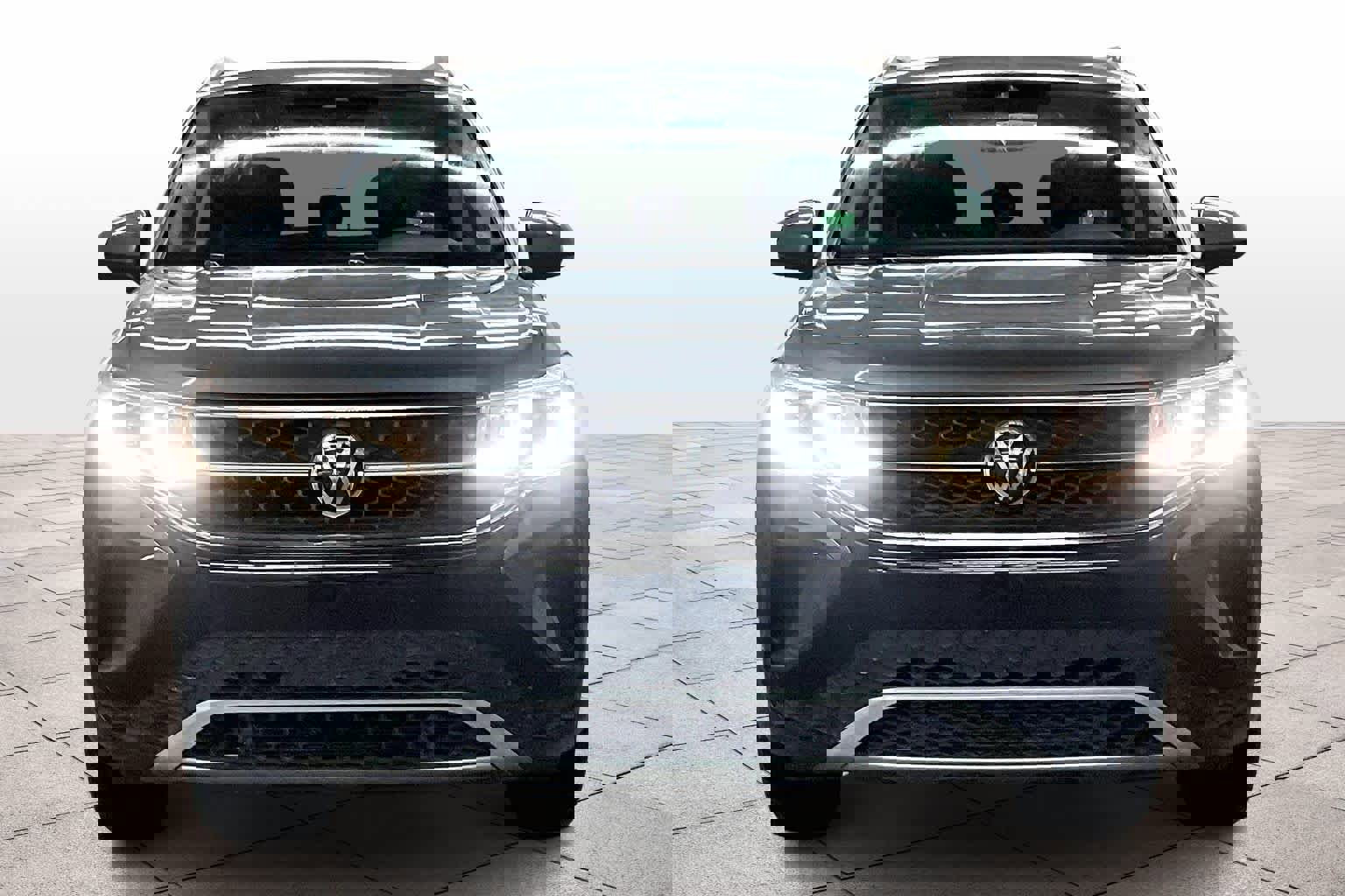 Used 2022 Volkswagen Taos SEL image 3