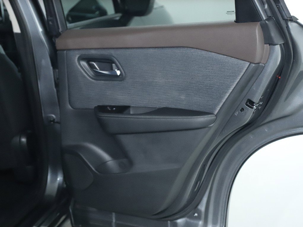 Certified 2023 Nissan Rogue SV image 31