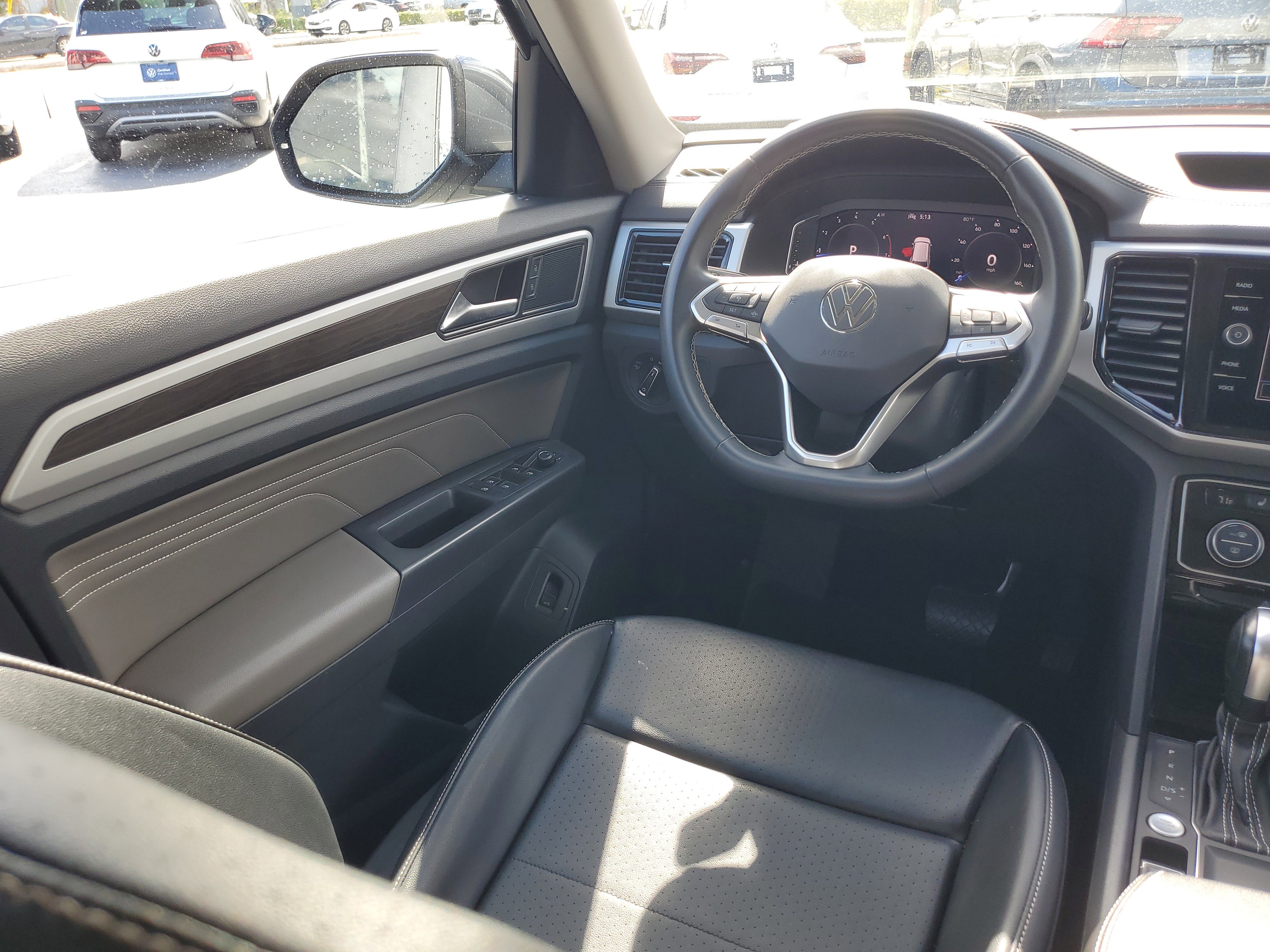 Certified 2022 Volkswagen Atlas SE w/ Panoramic Sunroof Package image 14