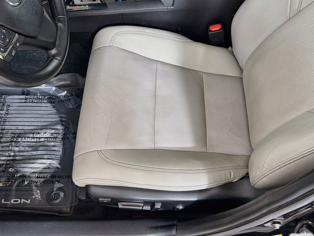 Used 2018 Toyota Avalon Limited w/ All Weather Liner Package FWD image 29