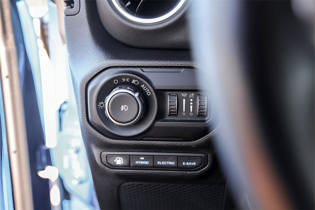 Used 2022 Jeep Wrangler Unlimited Sahara w/ Cold Weather Group image 15