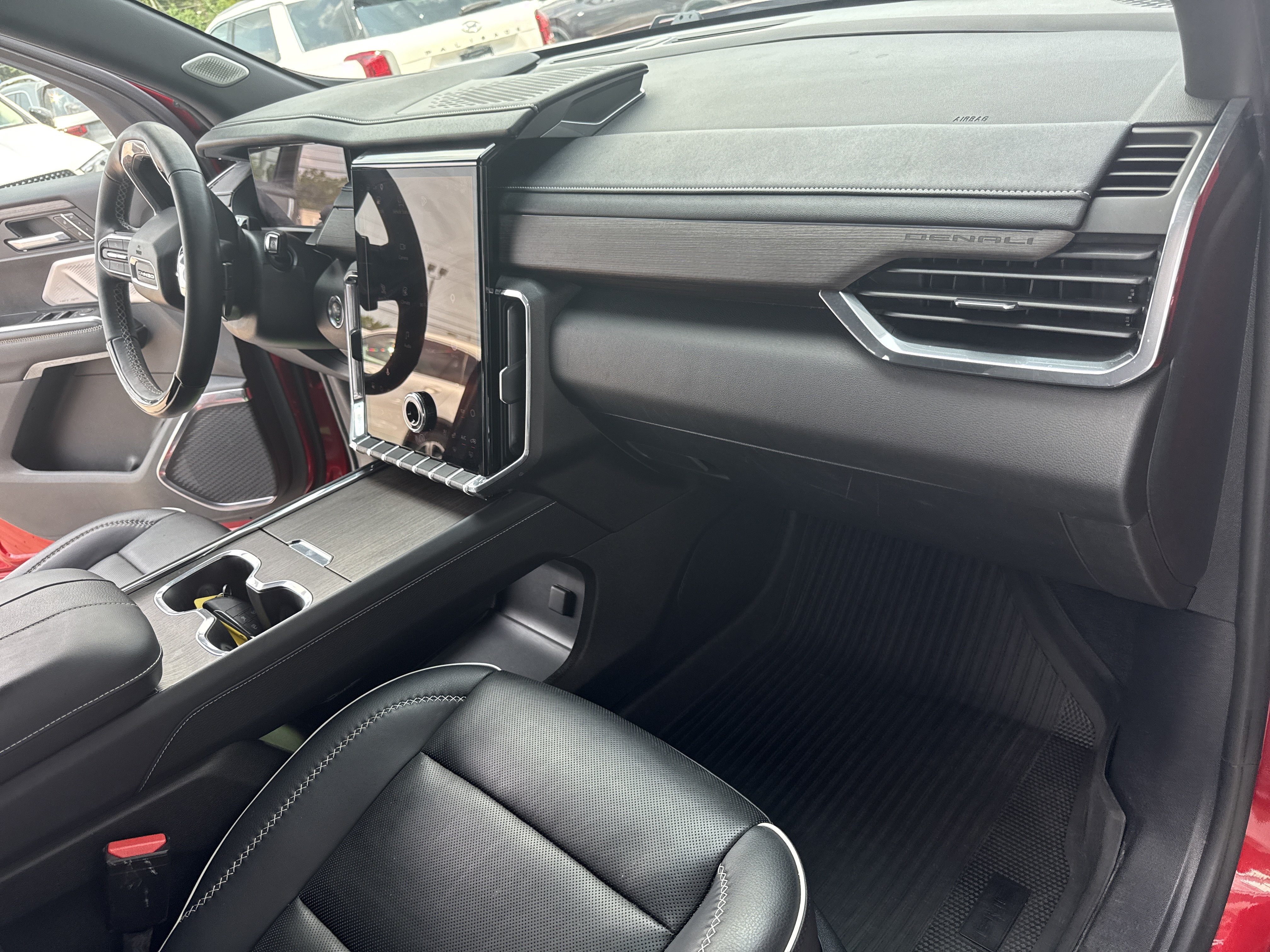 Used 2024 GMC Acadia Denali w/ Super Cruise Package FWD image 11