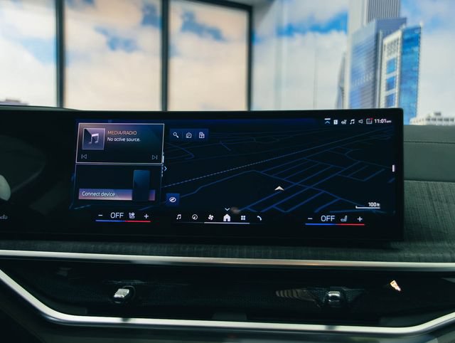 New 2026 BMW ALPINA XB7 AWD/4WD image 17