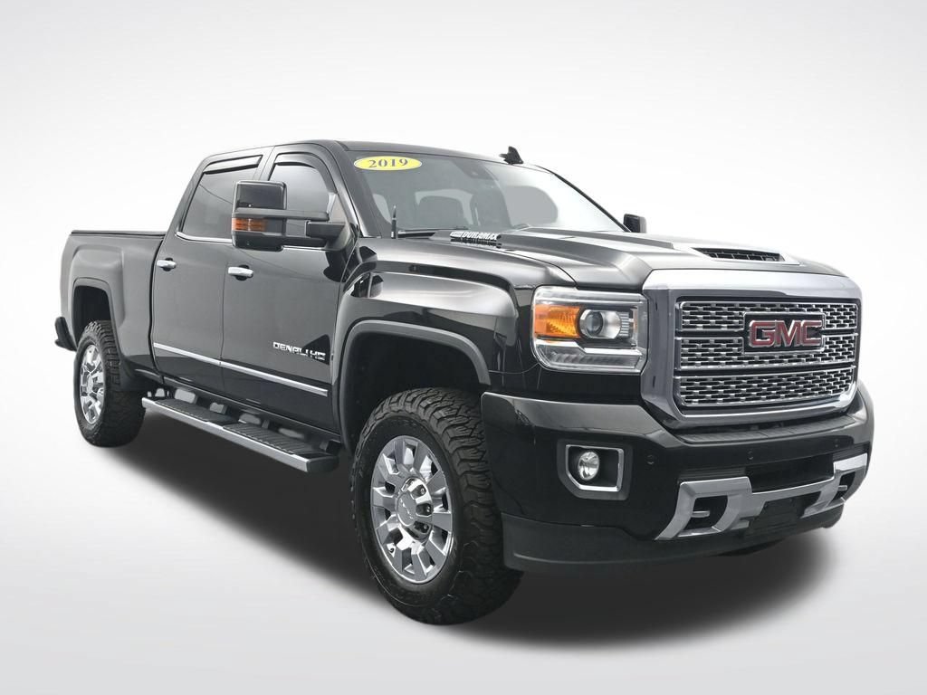 Used 2019 GMC Sierra 2500 Denali w/ Duramax Plus Package AWD/4WD image 3