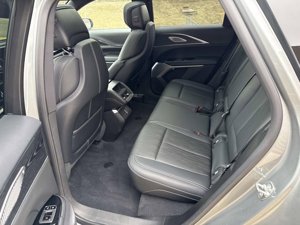 Certified 2024 Cadillac Lyriq Sport image 17