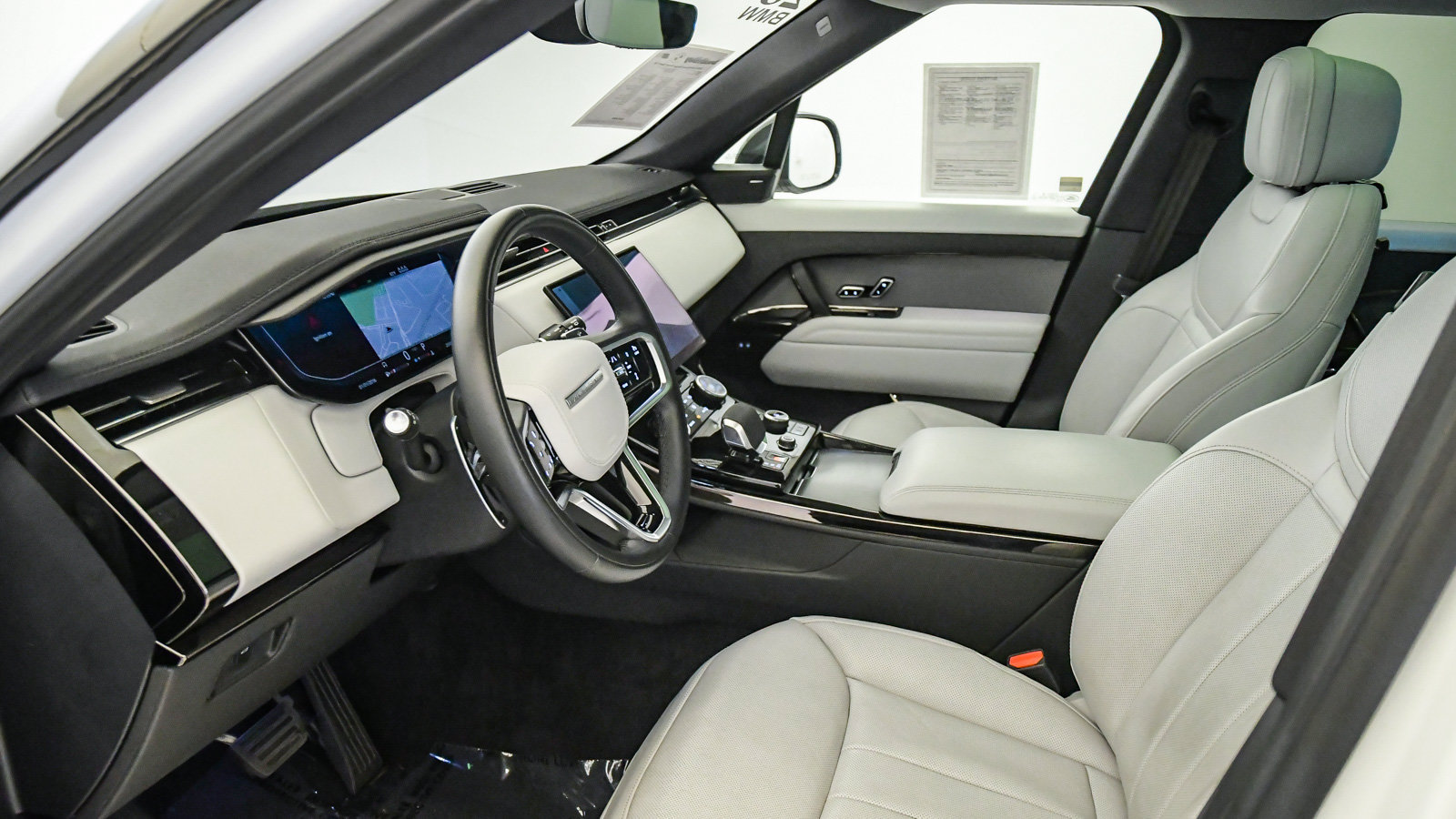 Used 2023 Land Rover Range Rover Sport SE AWD/4WD image 18