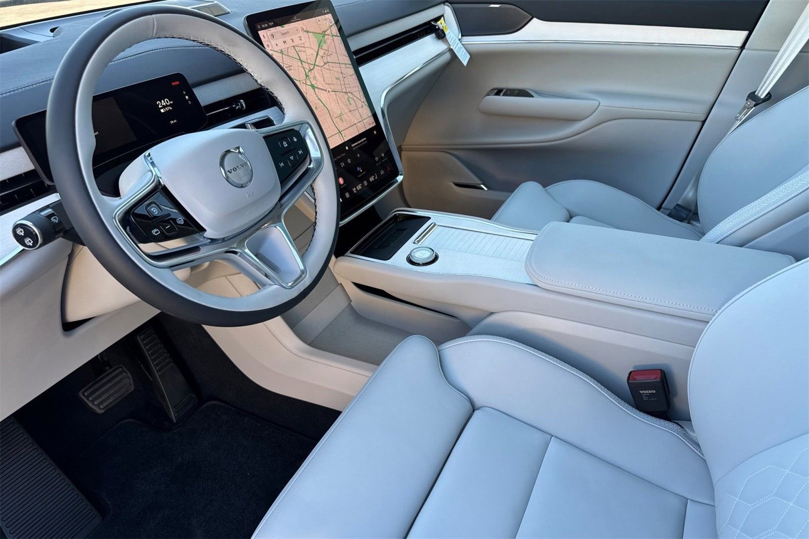 New 2025 Volvo EX90 Plus image 11