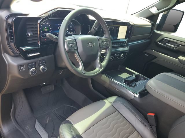 Used 2024 Chevrolet Silverado 2500 ZR2 w/ Technology Package AWD/4WD image 6