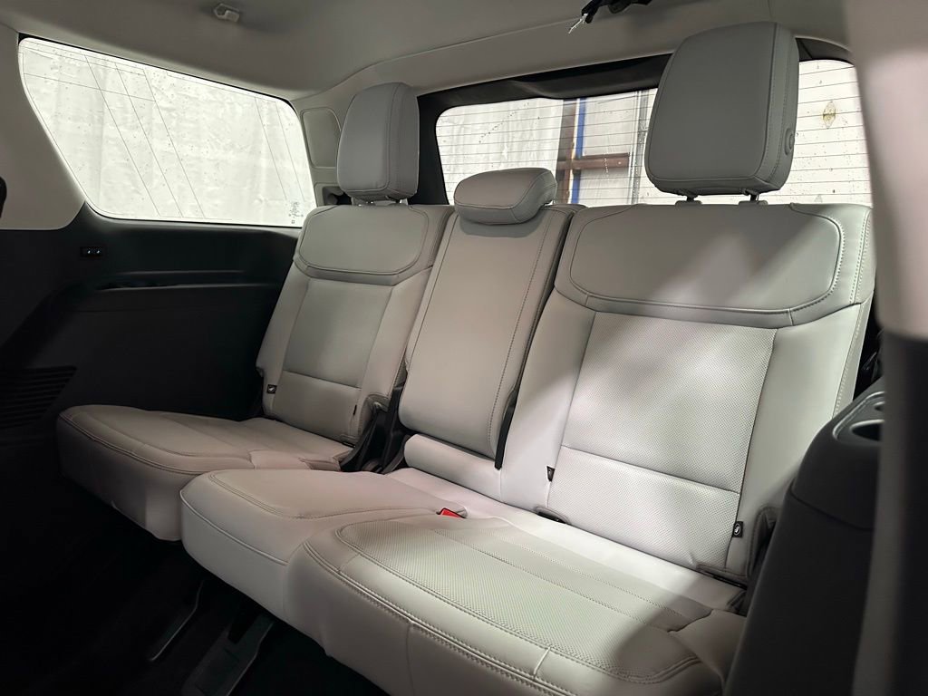 Used 2025 Ford Expedition Platinum image 47