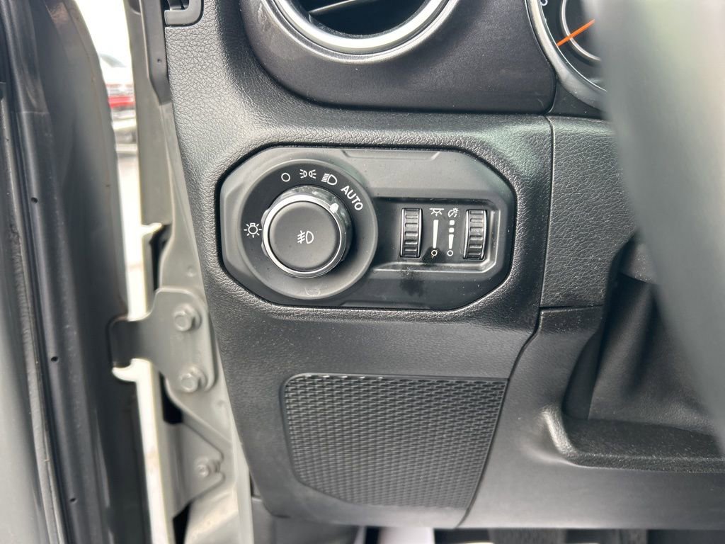 Used 2021 Jeep Wrangler Unlimited Sahara image 7