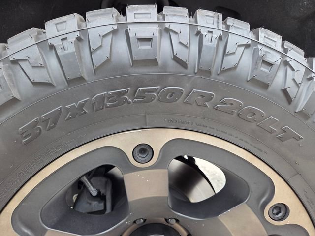 Used 2022 Ford F250 Lariat w/ Black Appearance Package image 11