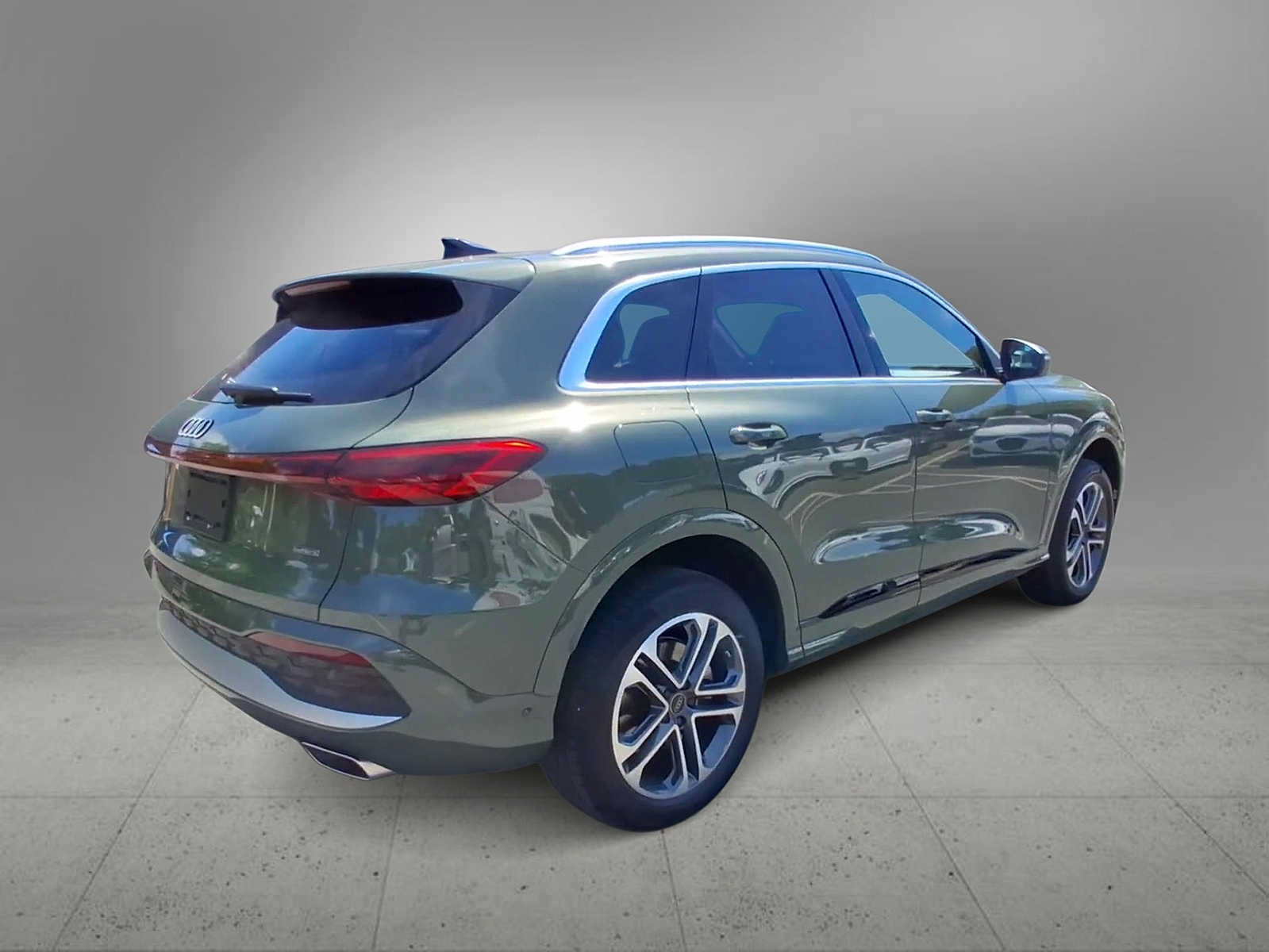 Certified 2025 Audi Q5 Premium AWD/4WD image 8
