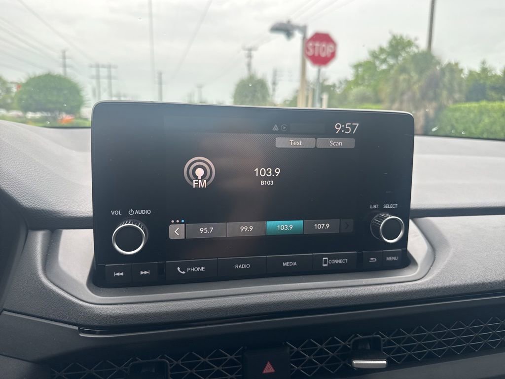 Used 2025 Honda Accord SE image 37